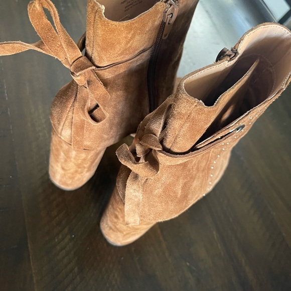 Chelsea & Violet Miley Boot - Picture 2 of 4